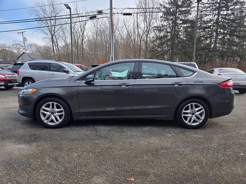 Used 2016 Ford Fusion SE image 12