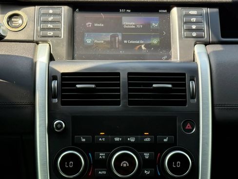 Used 2019 Land Rover Discovery Sport SE AWD/4WD image 9