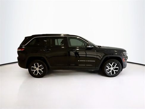 Used 2024 Jeep Grand Cherokee Limited image 8