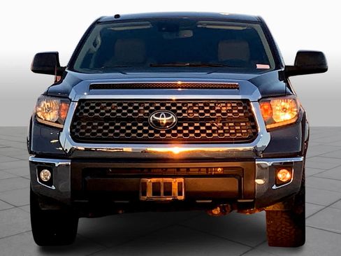 Used 2018 Toyota Tundra SR5 w/ SR5 Upgrade Package RWD image 4