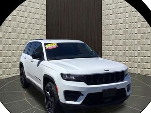 Certified 2023 Jeep Grand Cherokee Altitude AWD/4WD image 1