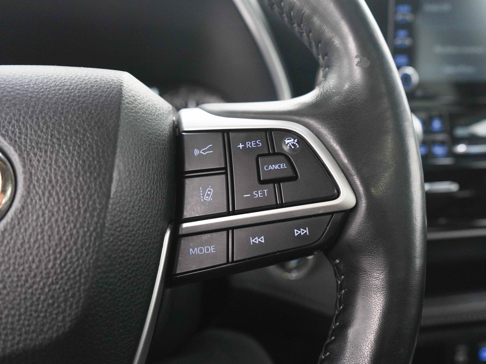 Used 2022 Toyota Highlander Limited AWD/4WD image 29
