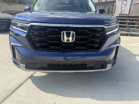 Used 2025 Honda Pilot EX-L image 5