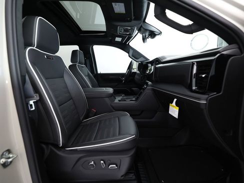 Used 2026 GMC Sierra 2500 AT4X image 11