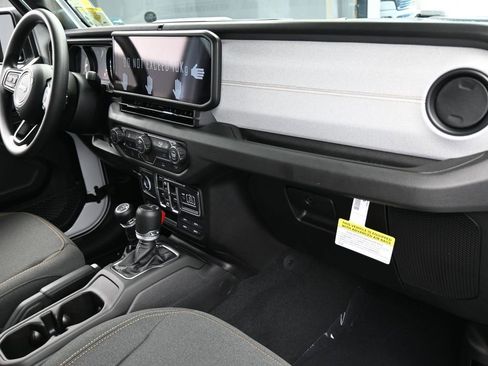 New 2026 Jeep Gladiator Sport image 39