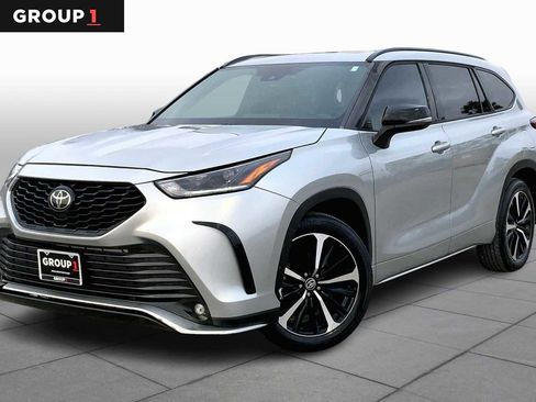 Used 2021 Toyota Highlander XSE image 1