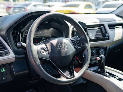 Used 2021 Honda HR-V LX image 14