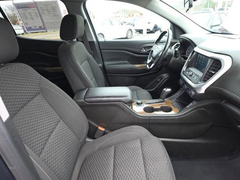 Used 2019 GMC Acadia SLE image 8