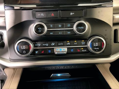 Used 2024 Ford Expedition Max XLT RWD image 33