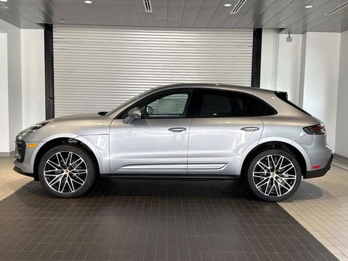 New 2026 Porsche Macan image 2