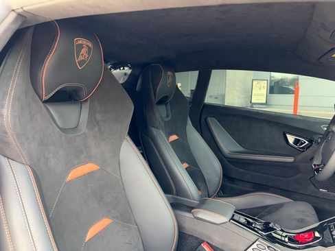 Used 2024 Lamborghini Huracan Sterrato image 25
