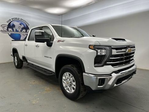 Used 2024 Chevrolet Silverado 2500 LTZ w/ LTZ Premium Package AWD/4WD image 12