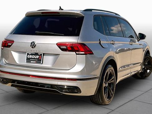 Used 2023 Volkswagen Tiguan SE R-Line FWD image 12