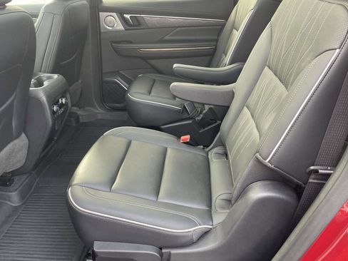 Used 2025 Buick Enclave Avenir w/ Super Cruise Package image 13