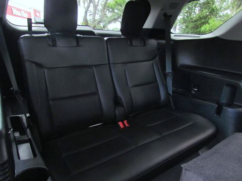 Used 2020 Ford Explorer Limited RWD image 29