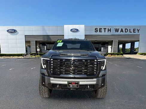 Used 2024 GMC Sierra 2500 Denali Ultimate image 2