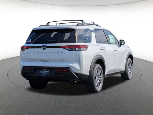 New 2025 Nissan Pathfinder SV image 5