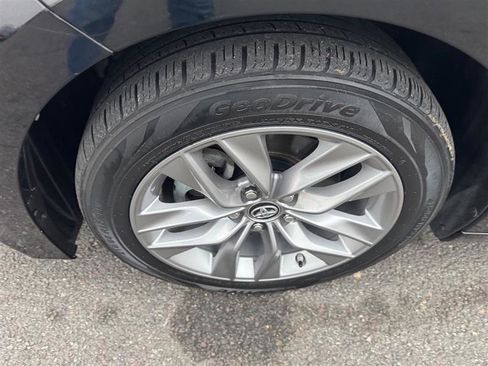 Used 2019 Toyota Avalon XLE w/ All Weather Liner Package image 26