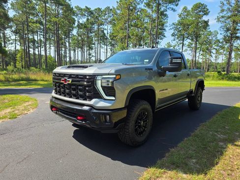 New 2026 Chevrolet Silverado 2500 ZR2 AWD/4WD image 1