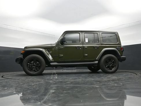 Used 2023 Jeep Wrangler Unlimited Sahara AWD/4WD image 50