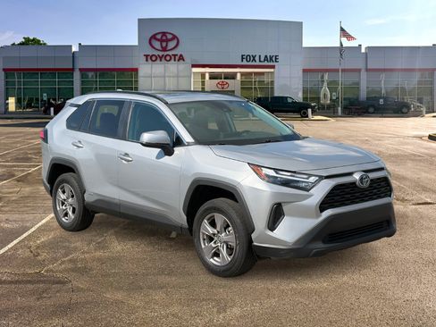 Used 2024 Toyota RAV4 XLE w/ Convenience Package AWD/4WD image 7