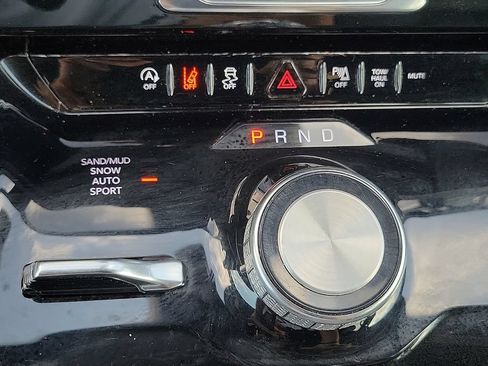 Used 2022 Jeep Wagoneer Series II AWD/4WD image 15