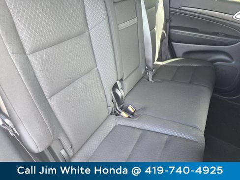 Used 2020 Jeep Grand Cherokee Laredo w/ Security & Convenience Group AWD/4WD image 22