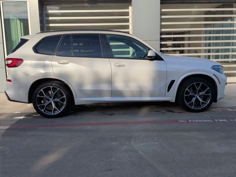 Used 2019 BMW X5 xDrive50i w/ M Sport Package image 11