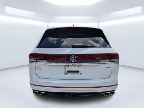 Certified 2025 Volkswagen Atlas SEL Premium R-Line image 4