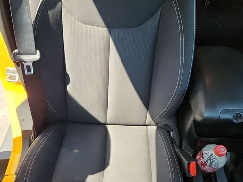 Used 2015 Jeep Wrangler Unlimited Sahara w/ Connectivity Group AWD/4WD image 18