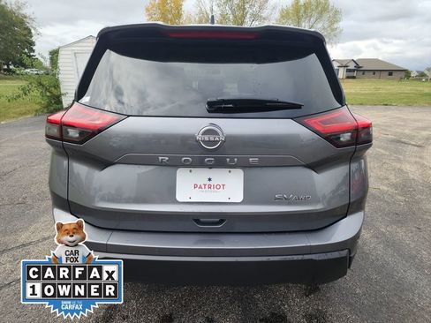 Used 2024 Nissan Rogue SV image 4