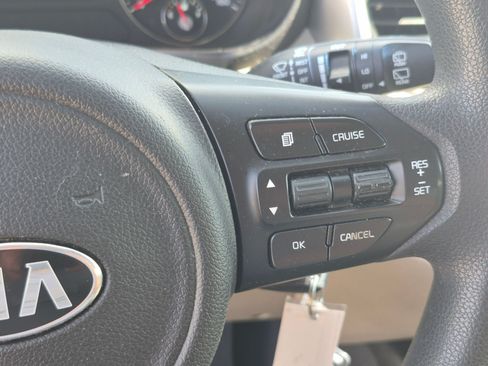 Used 2017 Kia Sorento LX FWD image 19