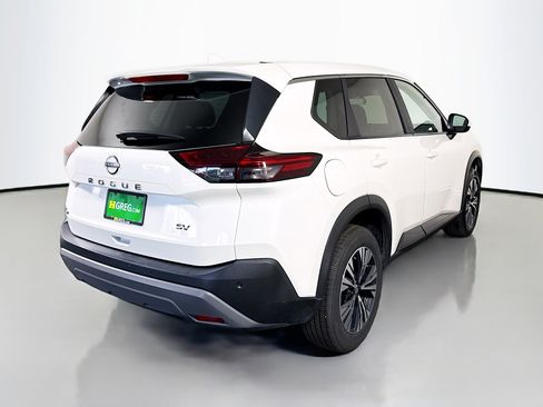 Used 2023 Nissan Rogue SV image 10
