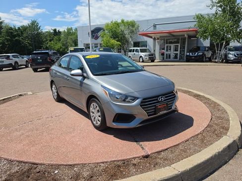 Used 2022 Hyundai Accent SE FWD image 6