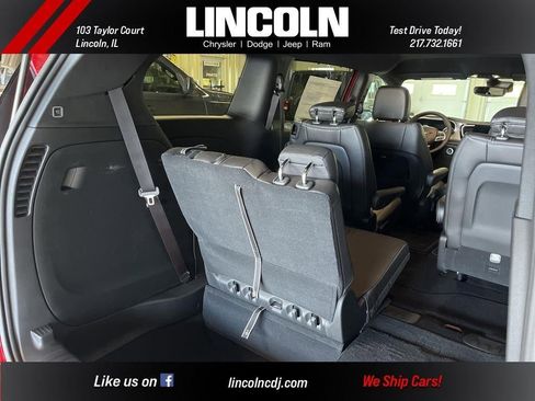 New 2026 Chrysler Pacifica Select image 11