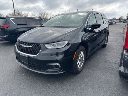 Certified 2023 Chrysler Pacifica Touring-L FWD image 1