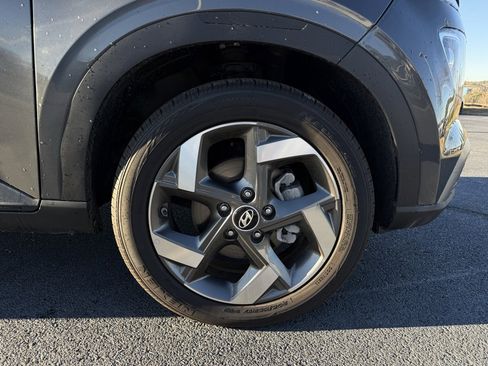 Used 2025 Hyundai Venue SEL image 33