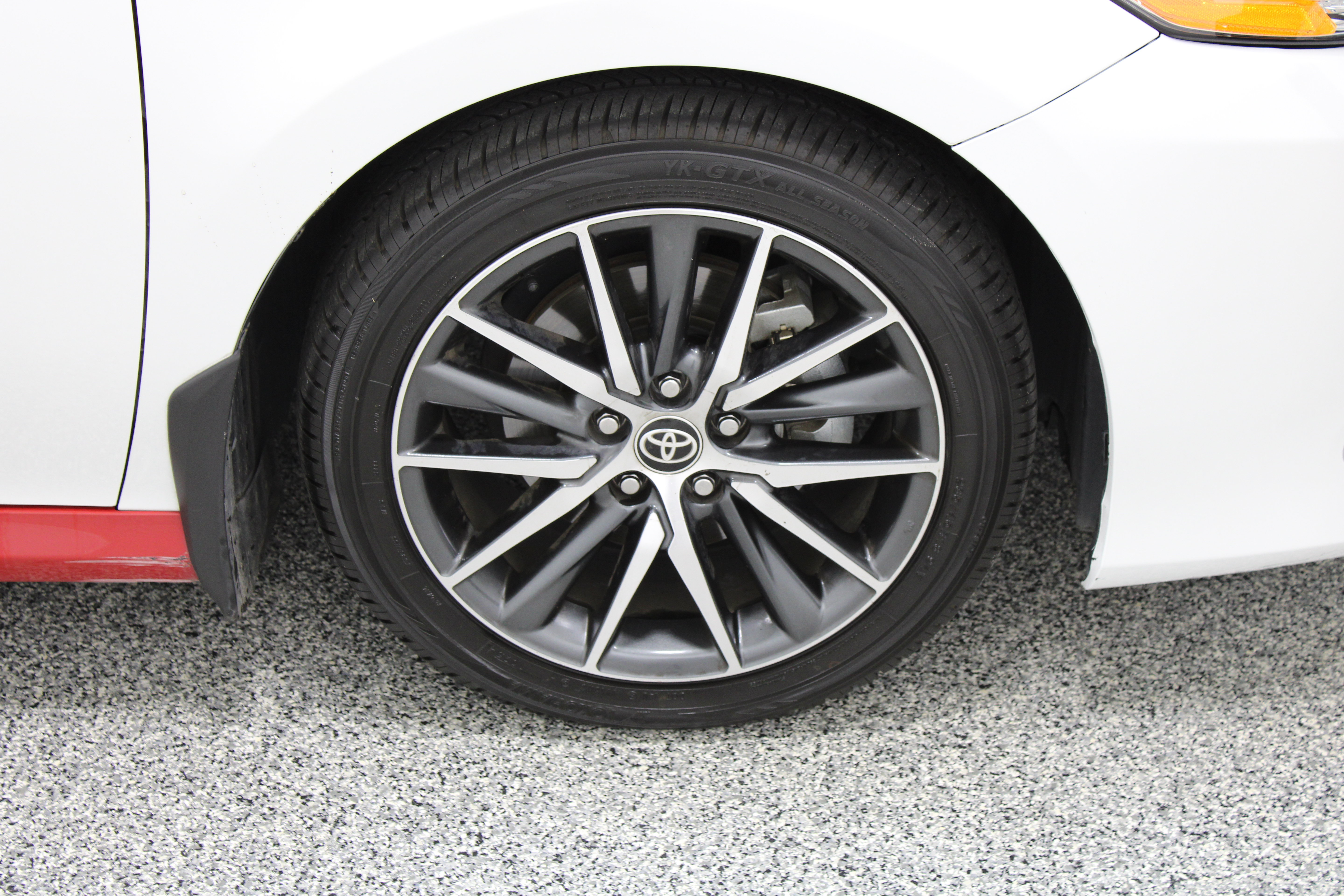 Used 2023 Toyota Camry XLE FWD image 5