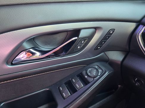 Used 2021 Chevrolet Traverse Premier w/ LPO, Floor Liner Package FWD image 21