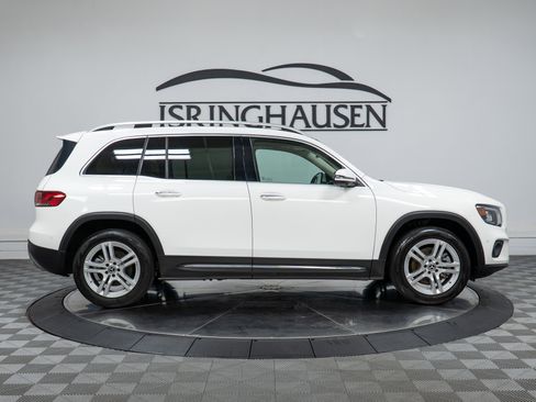 Certified 2021 Mercedes-Benz GLB 250 4MATIC w/ Premium Package image 4