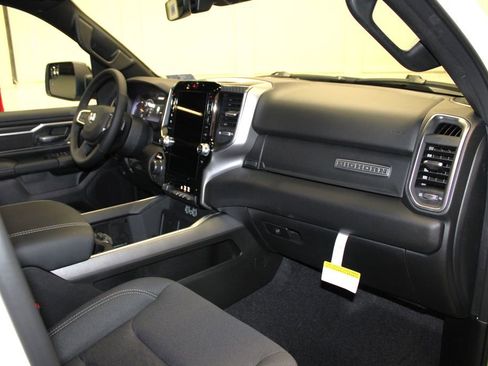 New 2026 RAM 1500 4x4 Crew Cab image 29