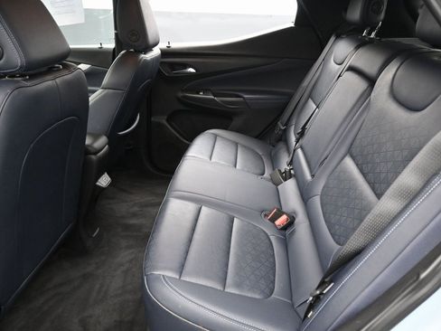 Used 2022 Chevrolet Bolt EUV LT w/ Convenience Package image 25