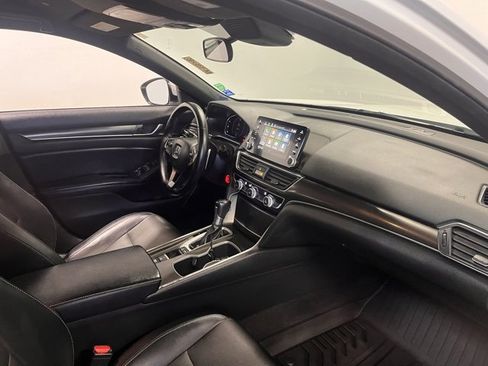 Used 2018 Honda Accord Sport image 11