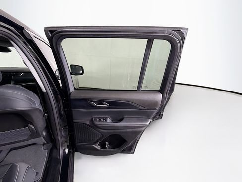 Used 2023 Jeep Grand Cherokee Laredo RWD image 28