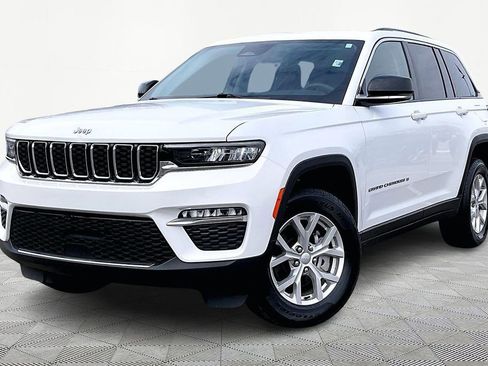 Used 2023 Jeep Grand Cherokee Limited image 2