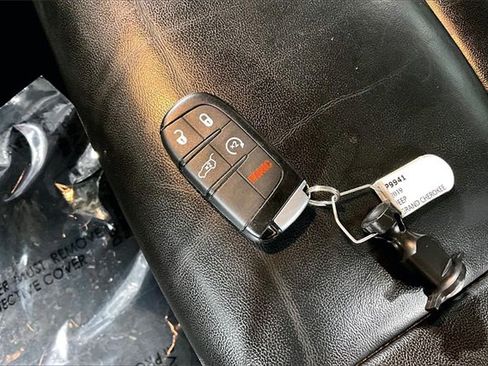 Used 2019 Jeep Grand Cherokee Limited image 32