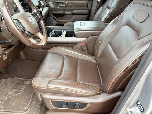 Used 2025 RAM 1500 Limited AWD/4WD image 9