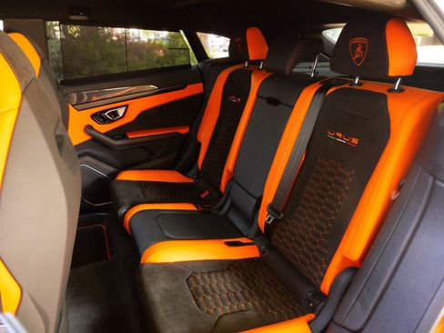 Used 2022 Lamborghini Urus image 6