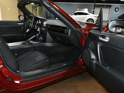 Used 2007 MAZDA MX-5 Miata Touring image 48
