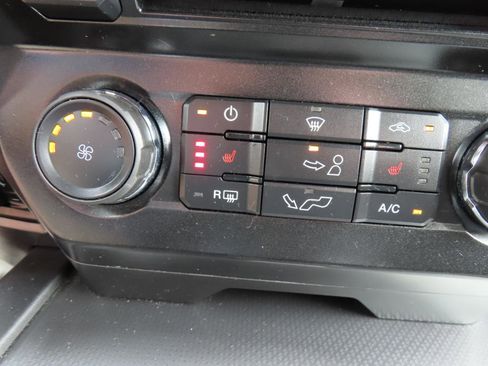 Used 2016 Ford F150 XLT w/ Equipment Group 302A Luxury AWD/4WD image 28